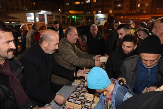 Miraç Gecesinde Vatandaşlarımıza Kandil Simidi İkram Edildi