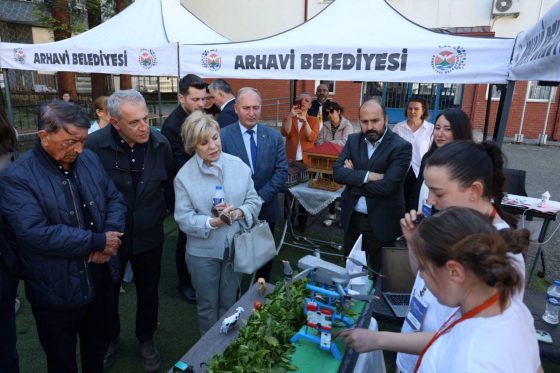 Arhavi Atatürk Ortaokulu’nda YGA Bilim Fuarı Düzenlendi