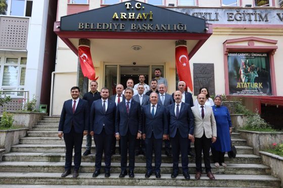 AK Parti Genel Başkan Yardımcısı Mustafa Demir’den Arhavi Belediyesi’ne Ziyaret